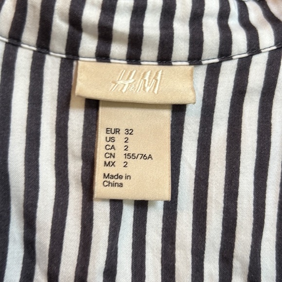 🟢 H&M Navy White Stripes Button Drown Dress Shirt Women 2 XS - Picture 4 of 6